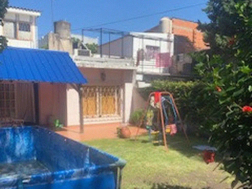 Casa Venta 4 ambientes 35 años 120m2 1 cochera Amancio Alcorta 4100