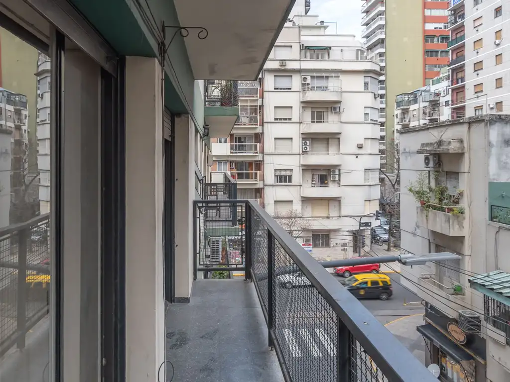 Departamento Venta 4 ambientes 57 años 92m2 con balcón Doblas 100