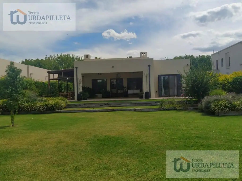 Casa Venta 5 ambientes 8 años 194m2 2 cocheras Estancias Del Pilar