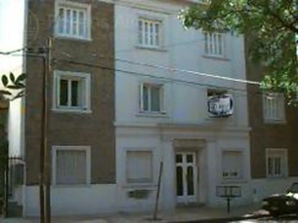 Venta Departamento 2 dormitorios 60 años 62m2 Contrafrente Jose M