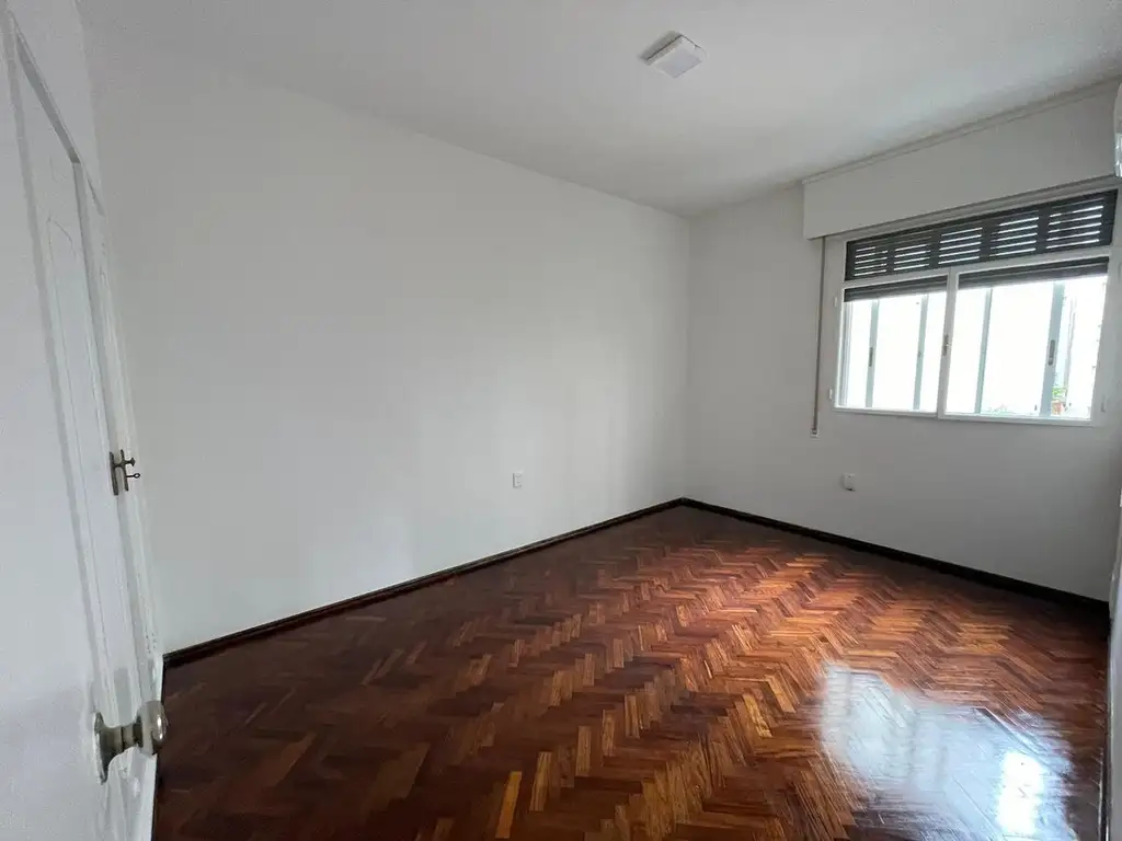 Departamento Alquiler 4 ambientes 69 años 113m2 con balcón Bulevar