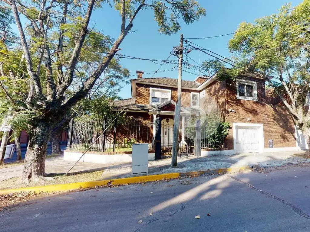 Venta Casa Dormitorios A Os Cocheras M Evaristo Carriego