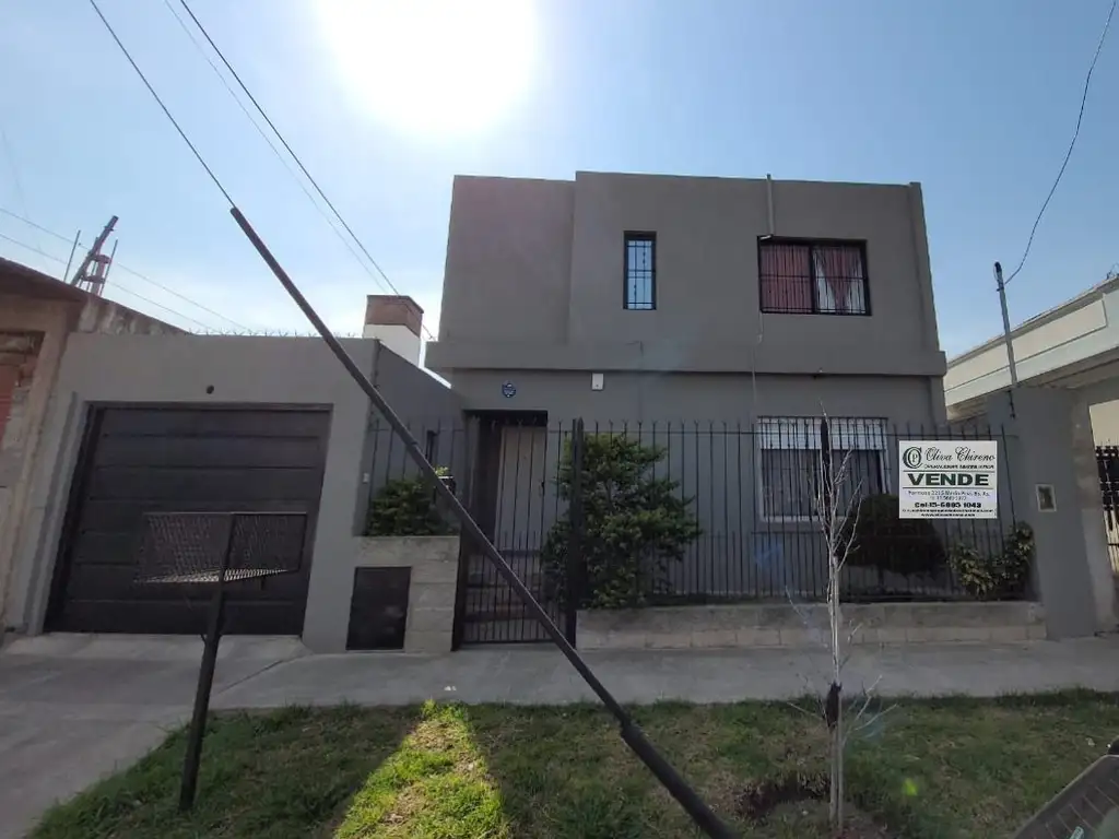 Venta Casa Dormitorios A Os Cocheras M Barabino San