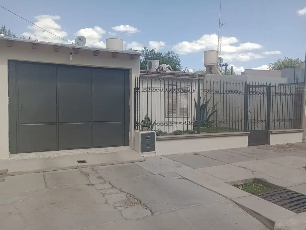 Venta Casa Dormitorios A Os Cocheras M Ticle A La