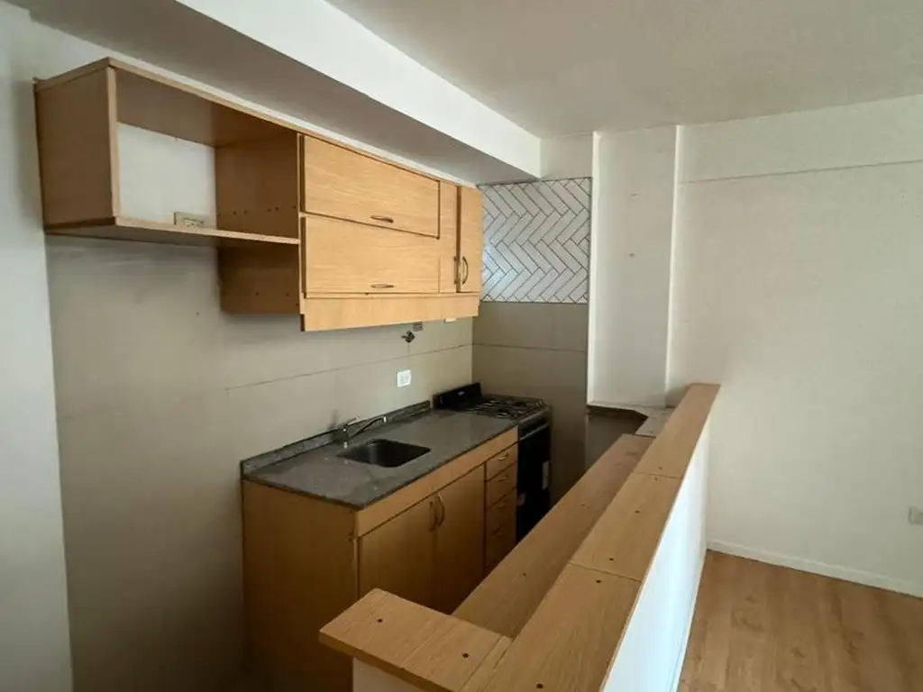 Departamento Venta monoambiente 16 años 34m2 con balcón Avenida