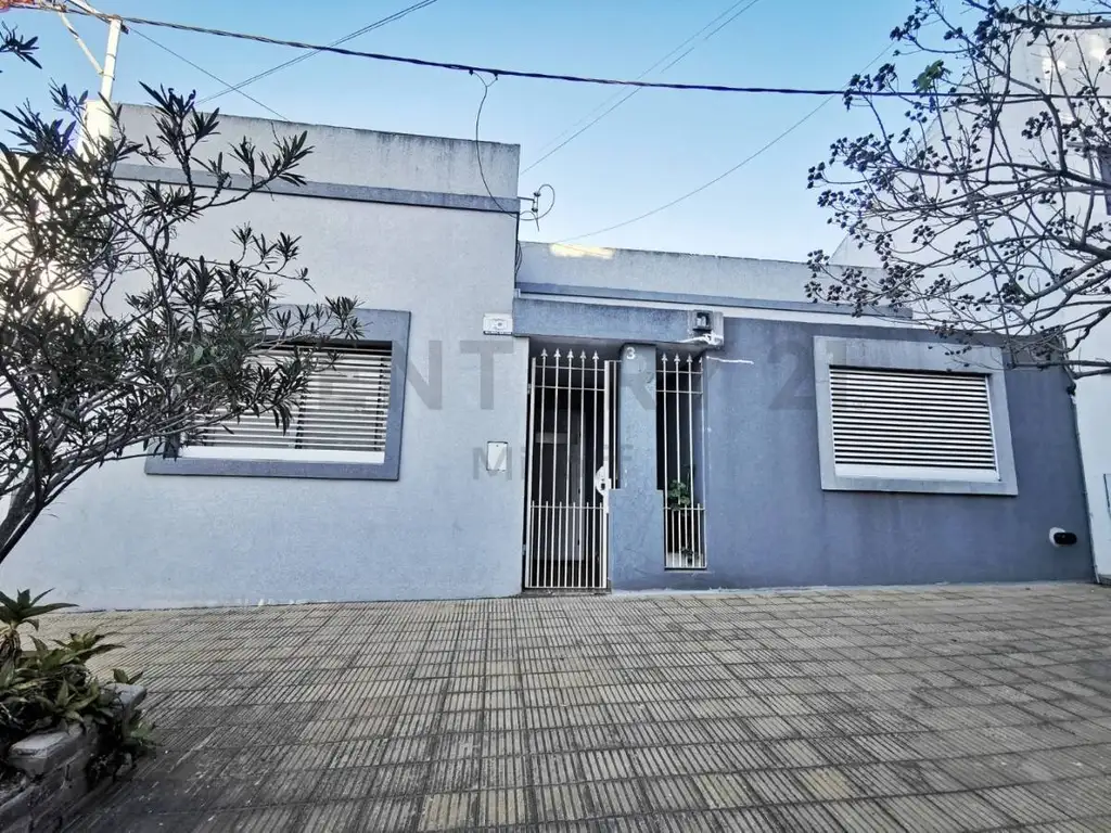 Venta Casa A Os Dormitorios M Cocheras Bis E Y