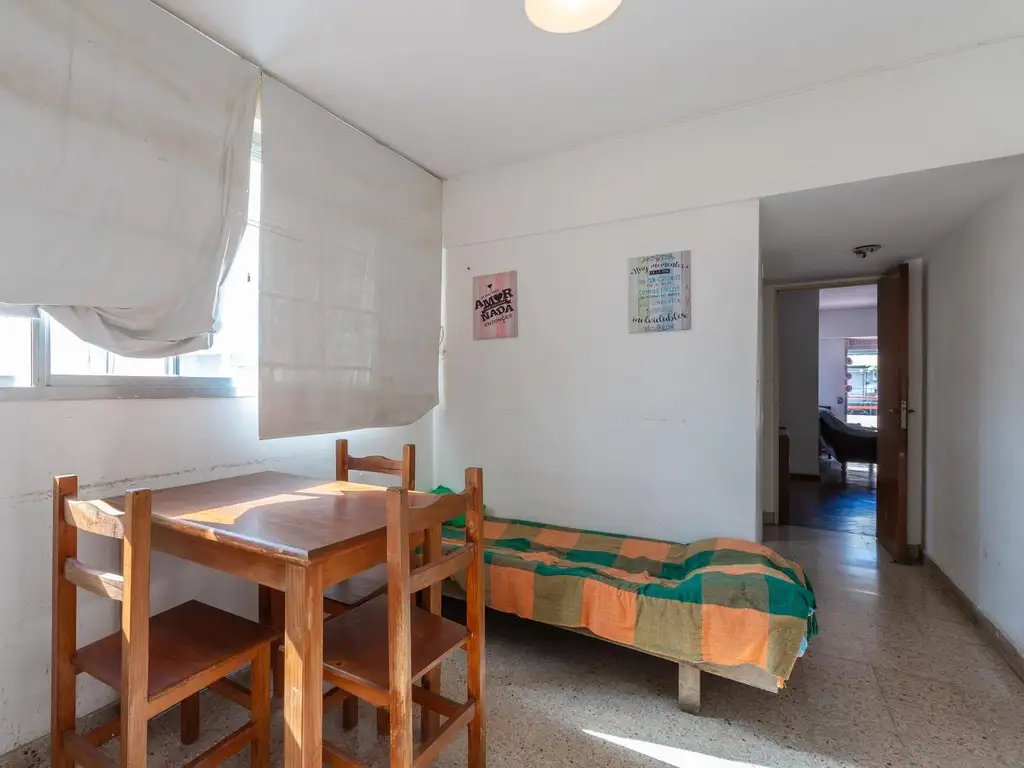 Venta Departamento A Os Dormitorios M Con Balc N San Lorenzo