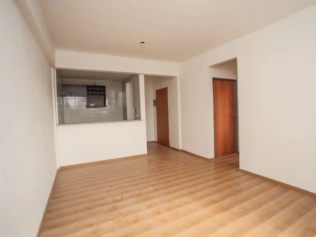 Venta Departamento 5 años 1 dormitorio 42m2 Frente Av Independencia