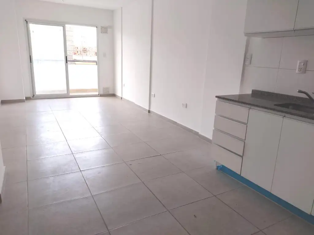 Alquiler Departamento 6 años monoambiente con balcón 25m2 Maipu 2300