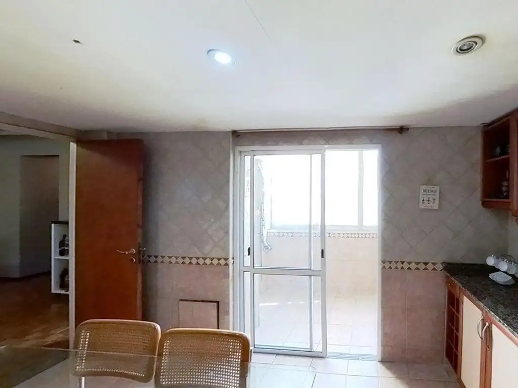 Venta Departamento 34 años 3 dormitorios 79m2 con balcón French 100