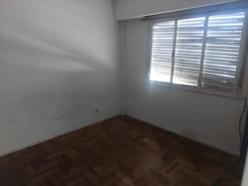 Venta Departamento A Os Dormitorio Con Balc N Contrafrente Av