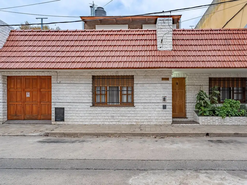 Venta Casa A Os Dormitorios M Con Balc N Pasaje Pinzon