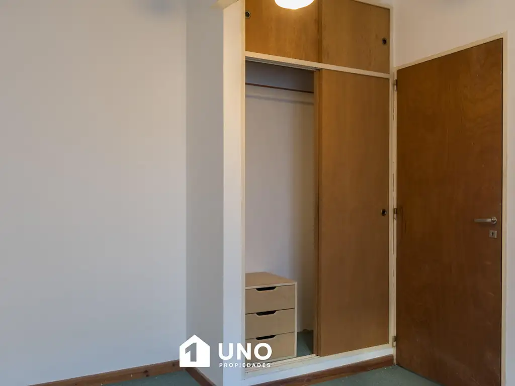 Alquiler Departamento 28 años 2 dormitorios con balcón Interno Pte