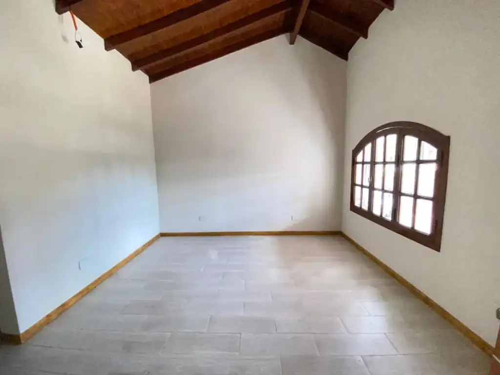 Casa Venta A Estrenar 4 Ambientes 170m2 1 Cochera El Boyero En Entre