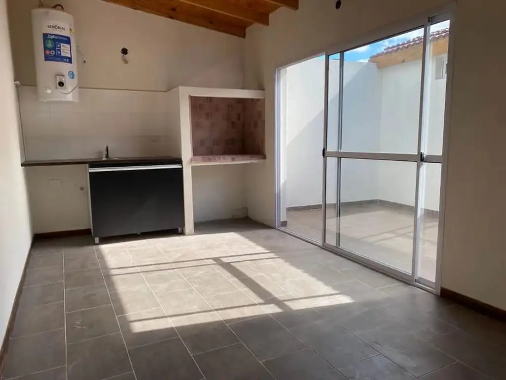 Casa Venta A Estrenar Ambientes M Cochera El Boyero En Entre