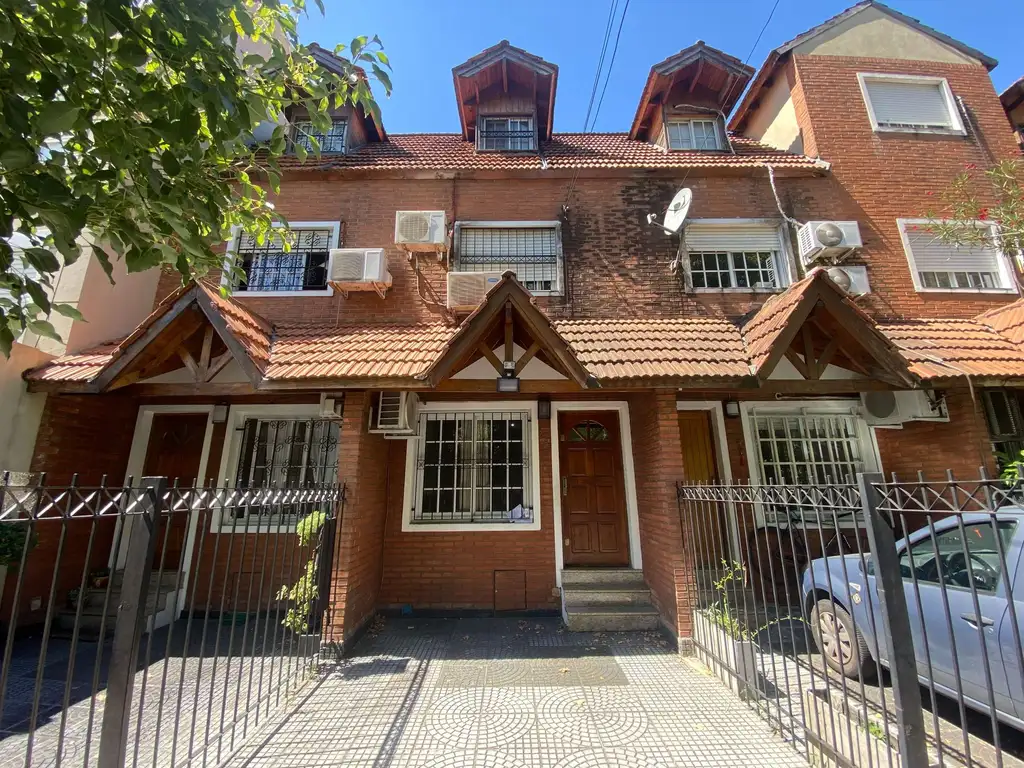 Casa Venta A Os Ambientes M Cochera Argerich Villa