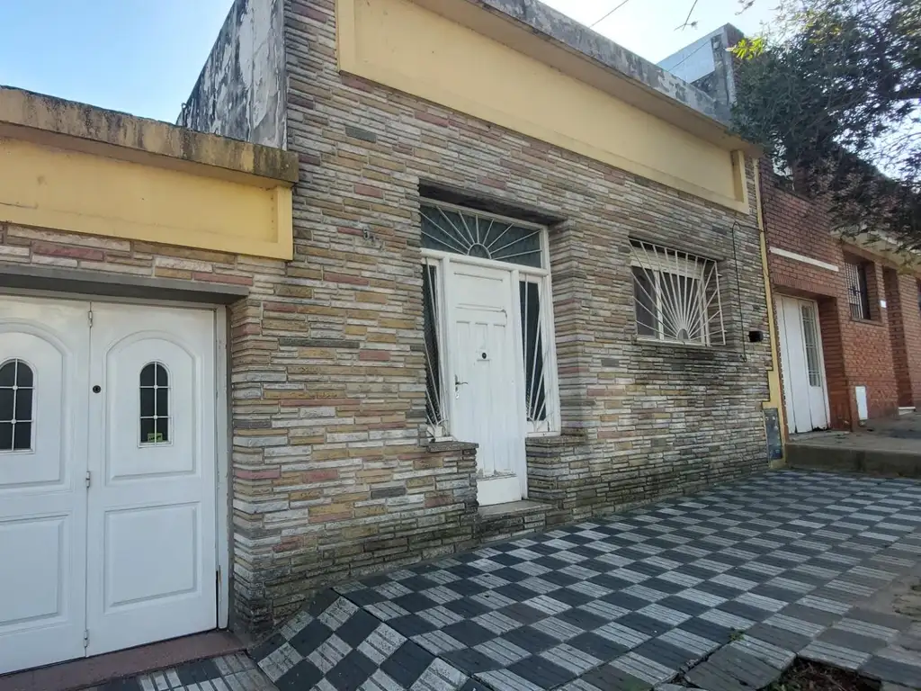 Casa Venta A Os Ambientes M Cochera Mitre Campana