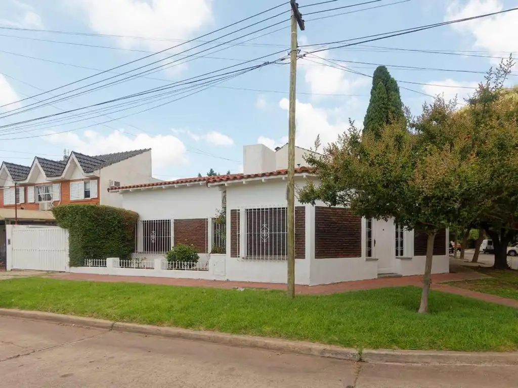 Venta Casa 64 años 3 dormitorios 100m2 2 cocheras Amancio Alcorta