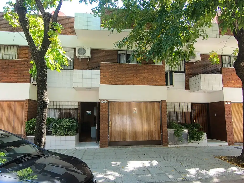 Venta Casa 35 años 3 dormitorios 109m2 Este Pje Amsterdam 3700 piso