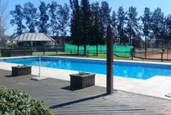 Áreas comunes piscina en Nordelta - Lago Escondido en G.B.A. Zona Norte