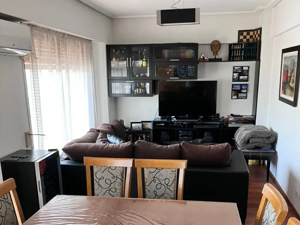 DEPARTAMENTO DE 4 AMBIENTES CON COCHERA EN VENTA EN QUILMES CENTRO.