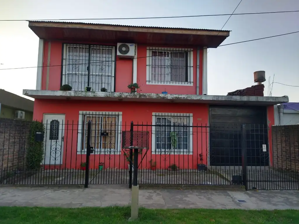 CASA DE 2 PLANTAS EN VENTA