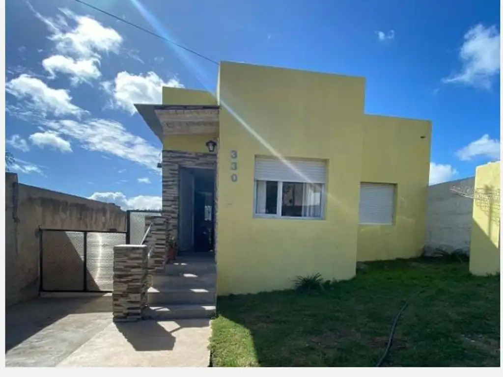 EN VENTA CASA DOS DORMITORIOS - TANDIL