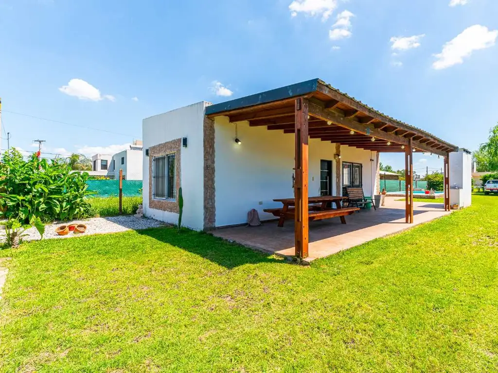 CASA EN VENTA EN ÁLVAREZ