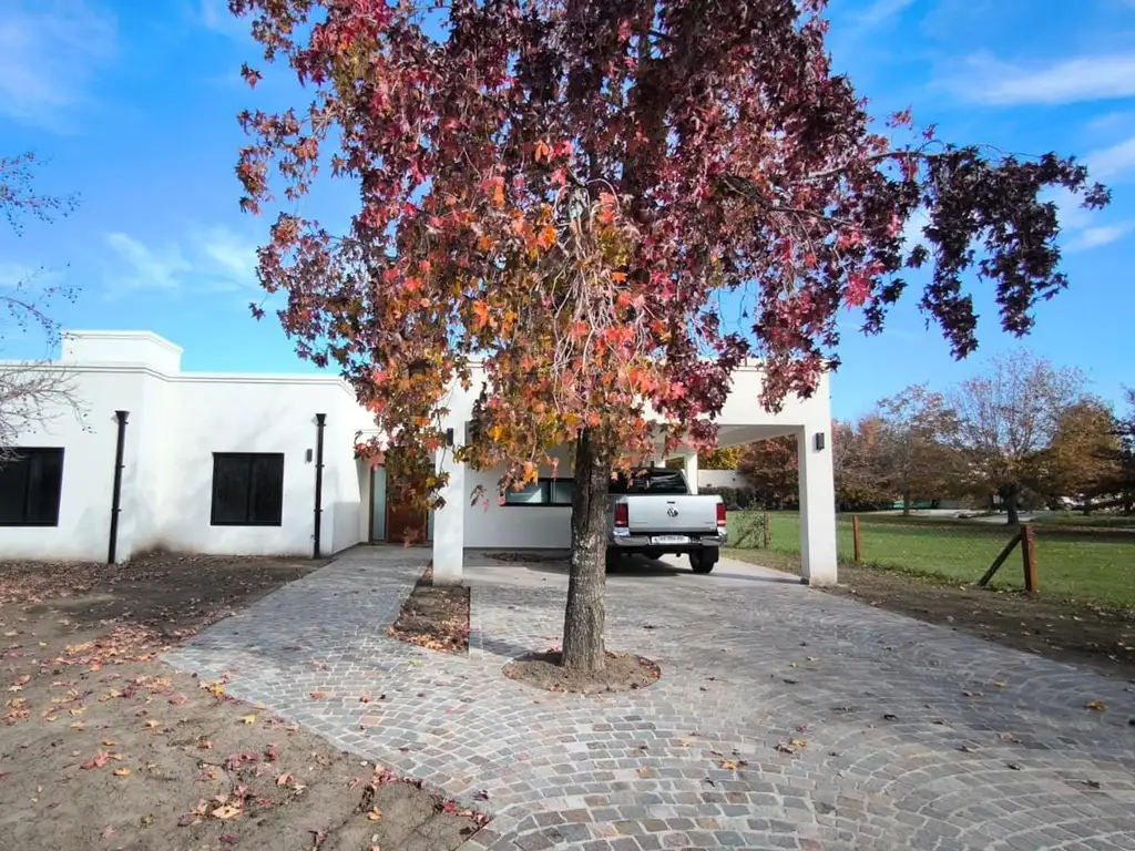 CASA EN VENTA CARDALES VILLAGE