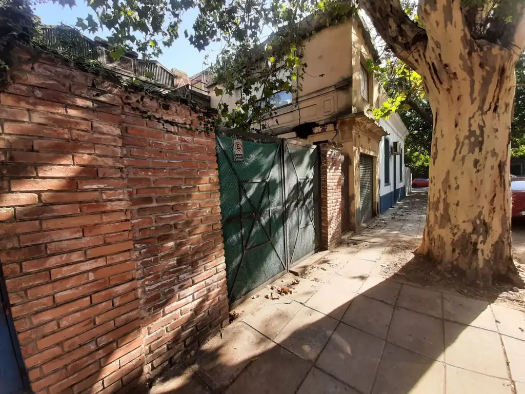 Venta Casa 5 ambientes con cochera en Parque Chas