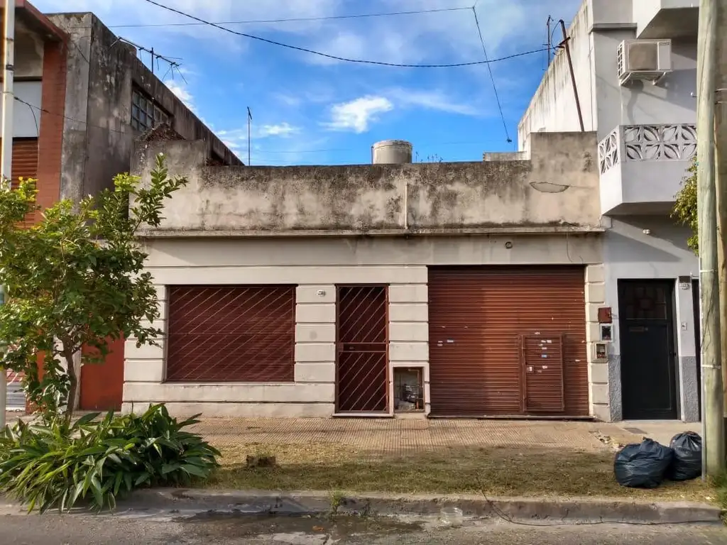 Lote en Venta con Casa a Demoler o Refaccionar