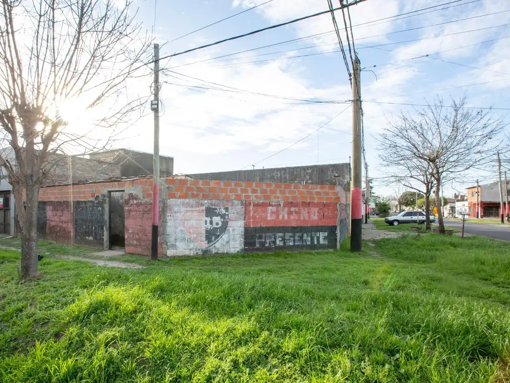 VENTA/PERMUTA - Lote - con casa a demoler - Triangulo, Rosario.