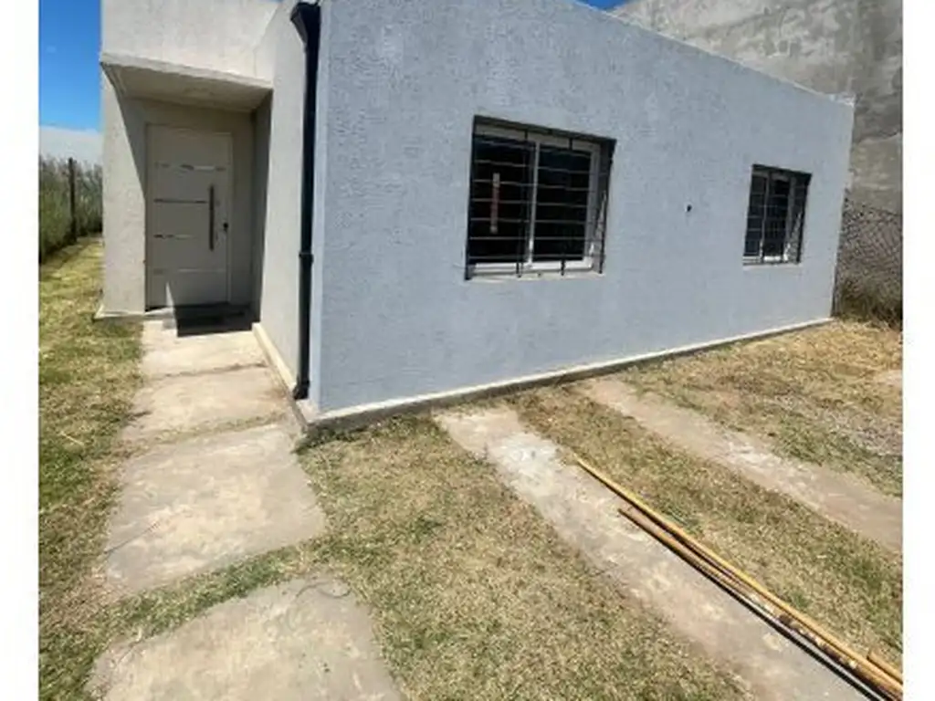 Casa 2 Dormitorios en Venta- Lomas de Alicia- Baigorria.