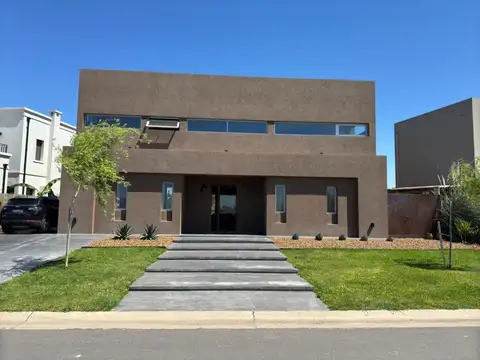 casa en alquiler anual a la laguna Barrio Santa Ana Tigre