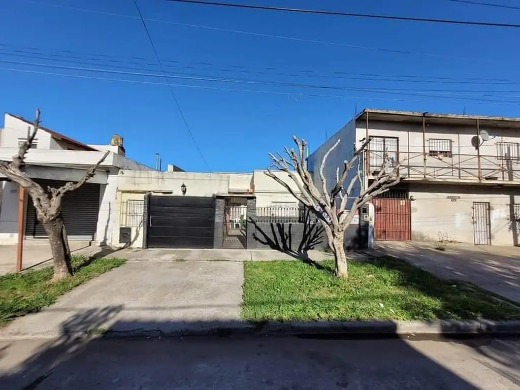 CASA SOBRE LOTE 10X20,50MTS