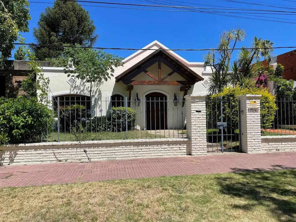 ALQUILO CASA CARRASCO 3 DORM + ESCRITORIO HARWOOD