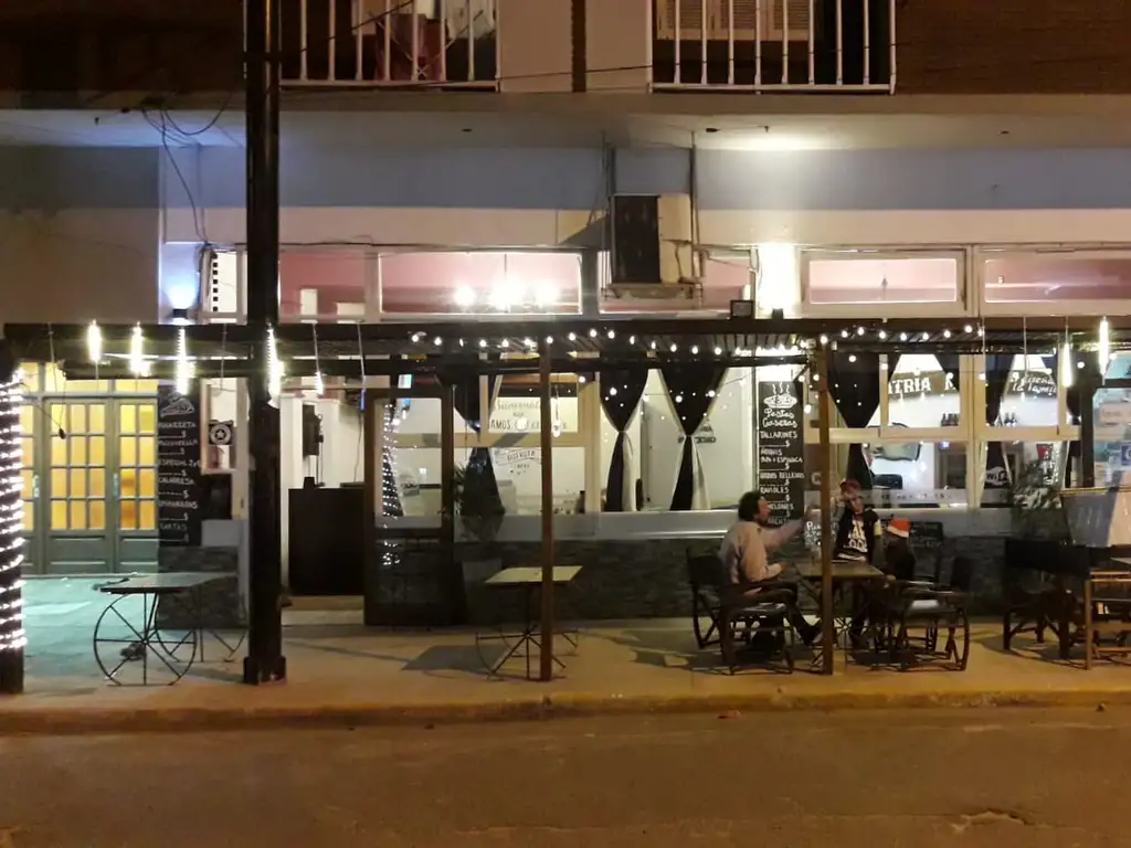 IMPORTANTE LOCAL COMERCIAL TOTALMENTE INSTALADO PARA RESTAURANTE