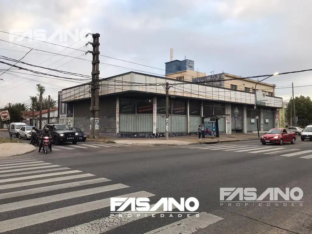 EDIFICIO COMERCIAL EN VENTA - CASTELAR