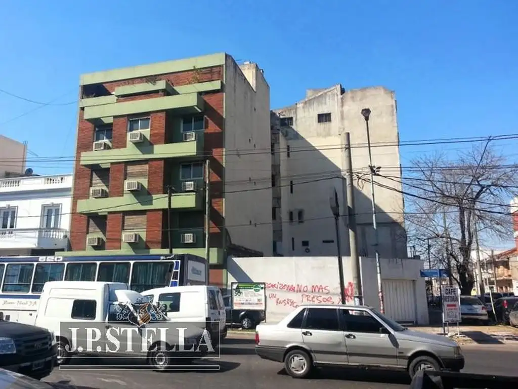 Edificio Comercial (EX CLÍNICA)  - San Justo