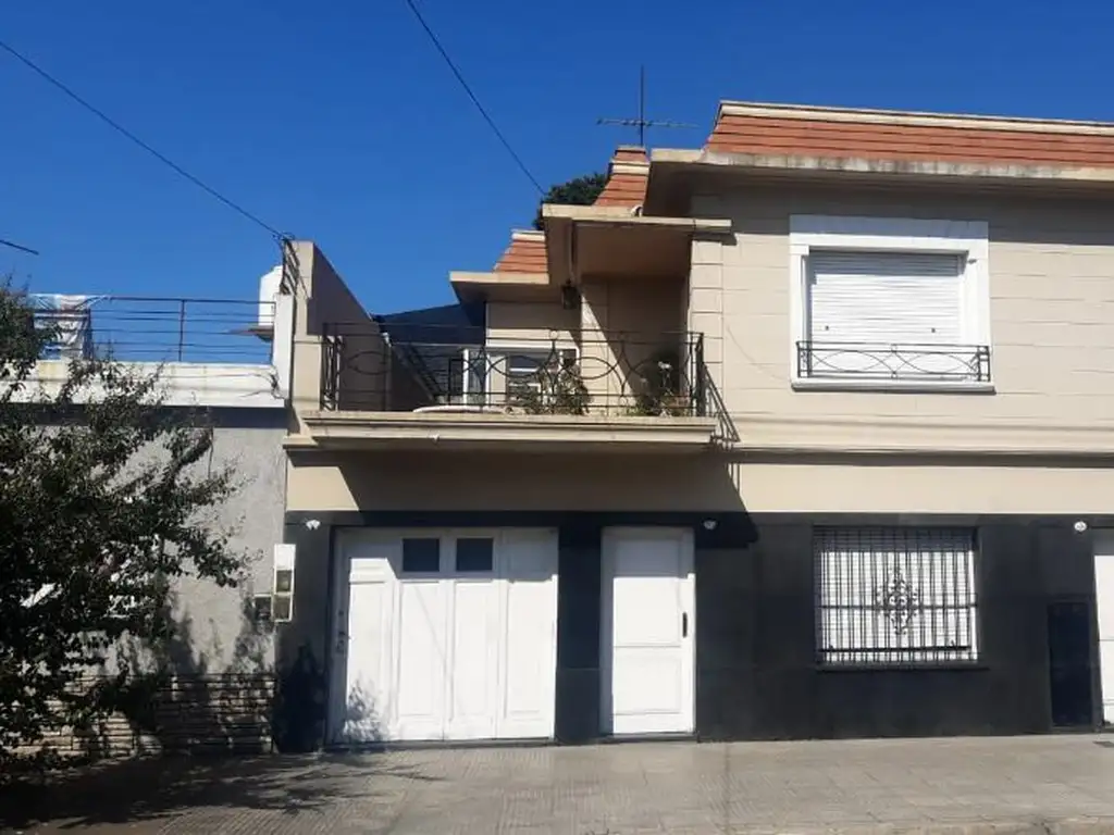 CASA PH DE 4 AMBIENTES EN VENTA - MORON SUR