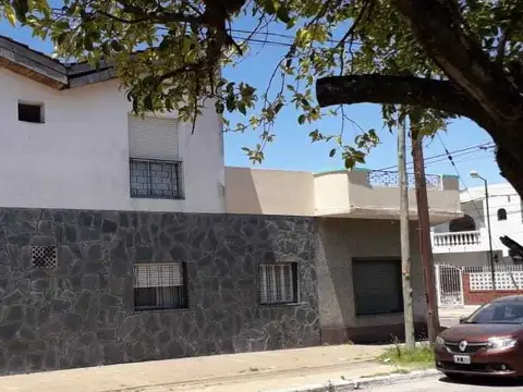 Casa en Venta en Villa Bonich - 9 ambientes