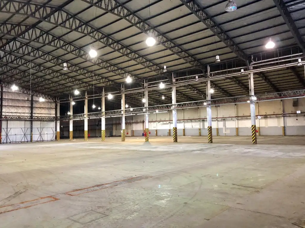 Unica ! Nave Industrial de 8000m2 en Ituzaingo !