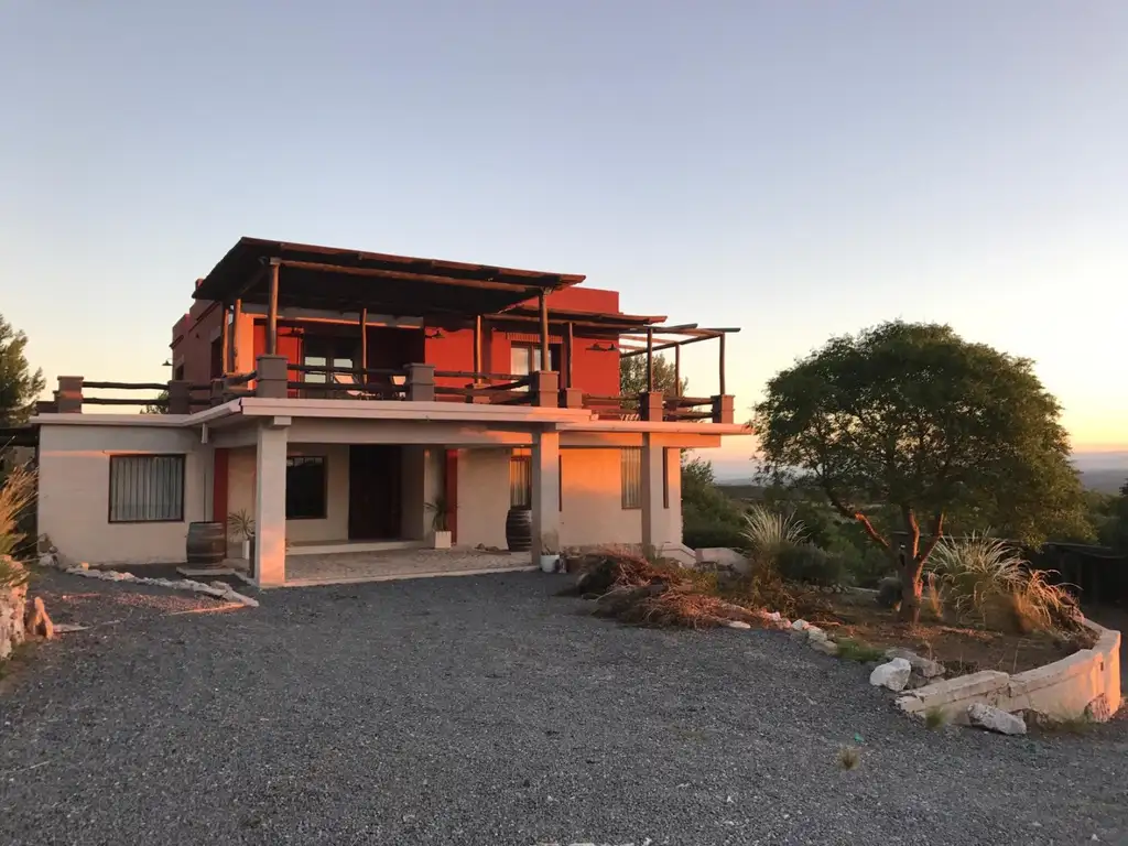 Se vende en La Cumbre Casa moderna, tope de gama, gas natural, vista 360