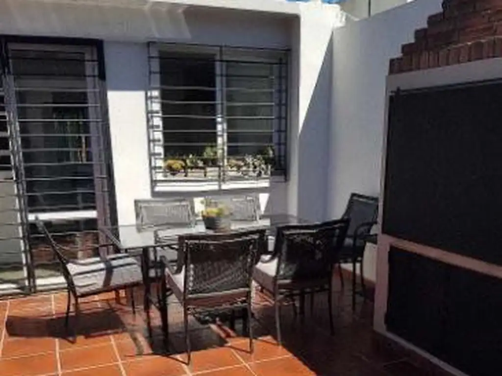 Venta - PH Tres Ambientes en Planta Baja, Patio, Parrilla - Martínez, San Isidro