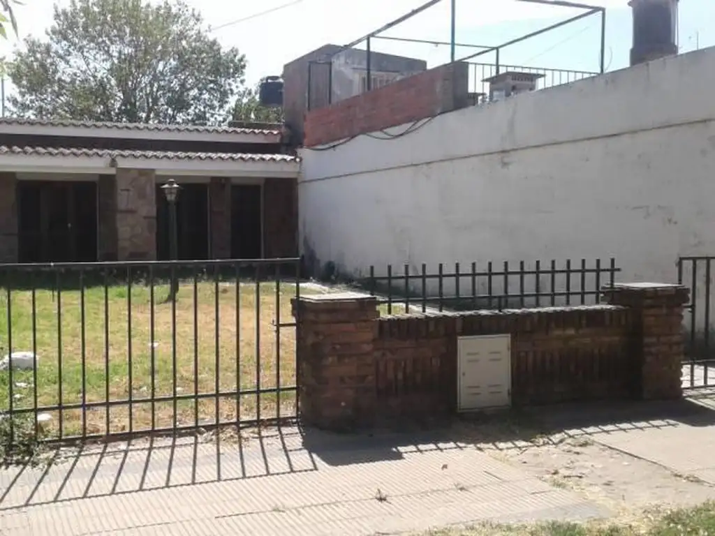 Casa en venta de 1 dormitorio zona centro Roldan