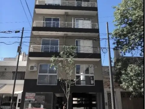 Depto 1 ambiente y 1/2 ambientes de 49m2 conHall, cocina, living, baño y dormitorio separ c/mueble - Foto 0