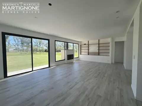 Casa Moderna en venta Club de Campo Los Palenques Manzanares