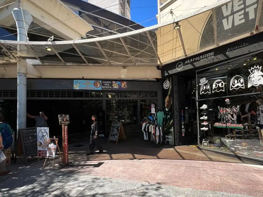 Venta Local en Pleno Centro Sobre Peatonal Galería Vía Nueva Córdoba