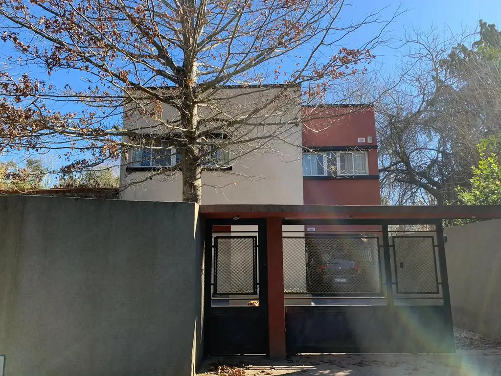 Casa en Venta en La Plata [Cod: ]