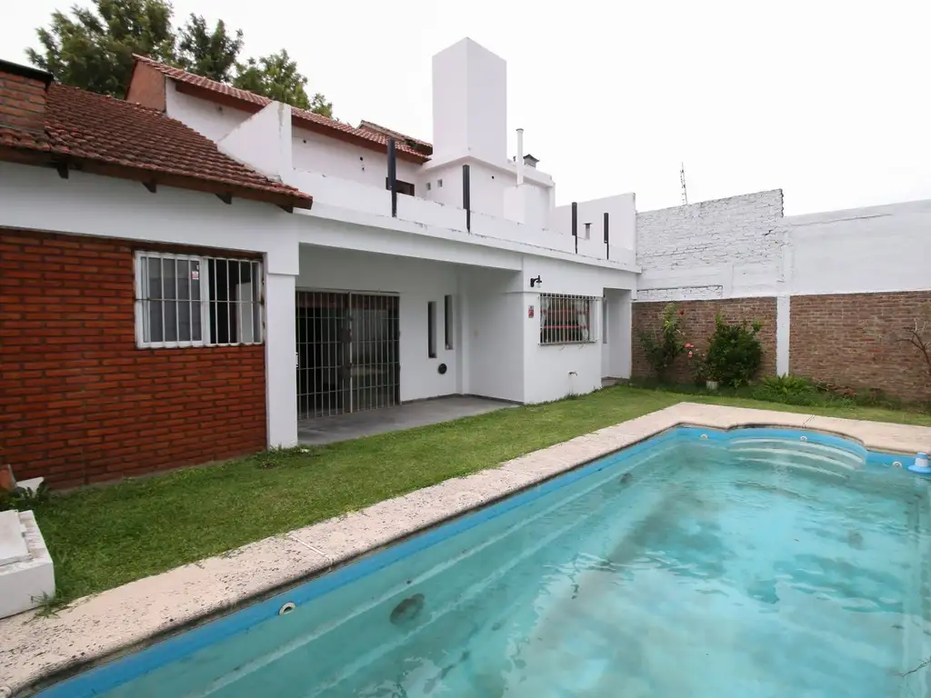 Venta Casa 4 amb con pileta en Castelar